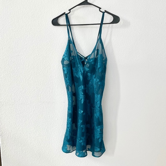 Morgan Taylor Silk Slip - Picture 1 of 4